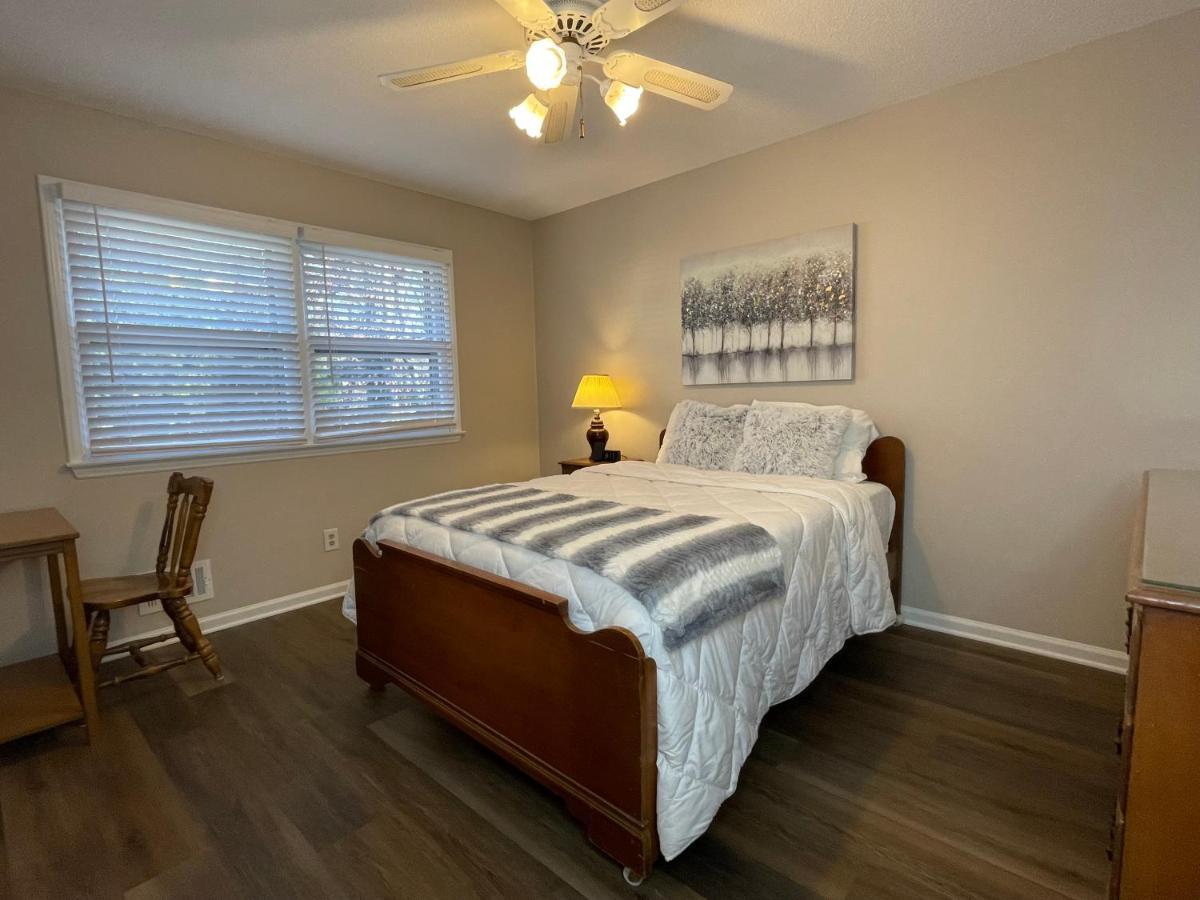 Serene Landing Place Near Downtown Cary Exterior photo